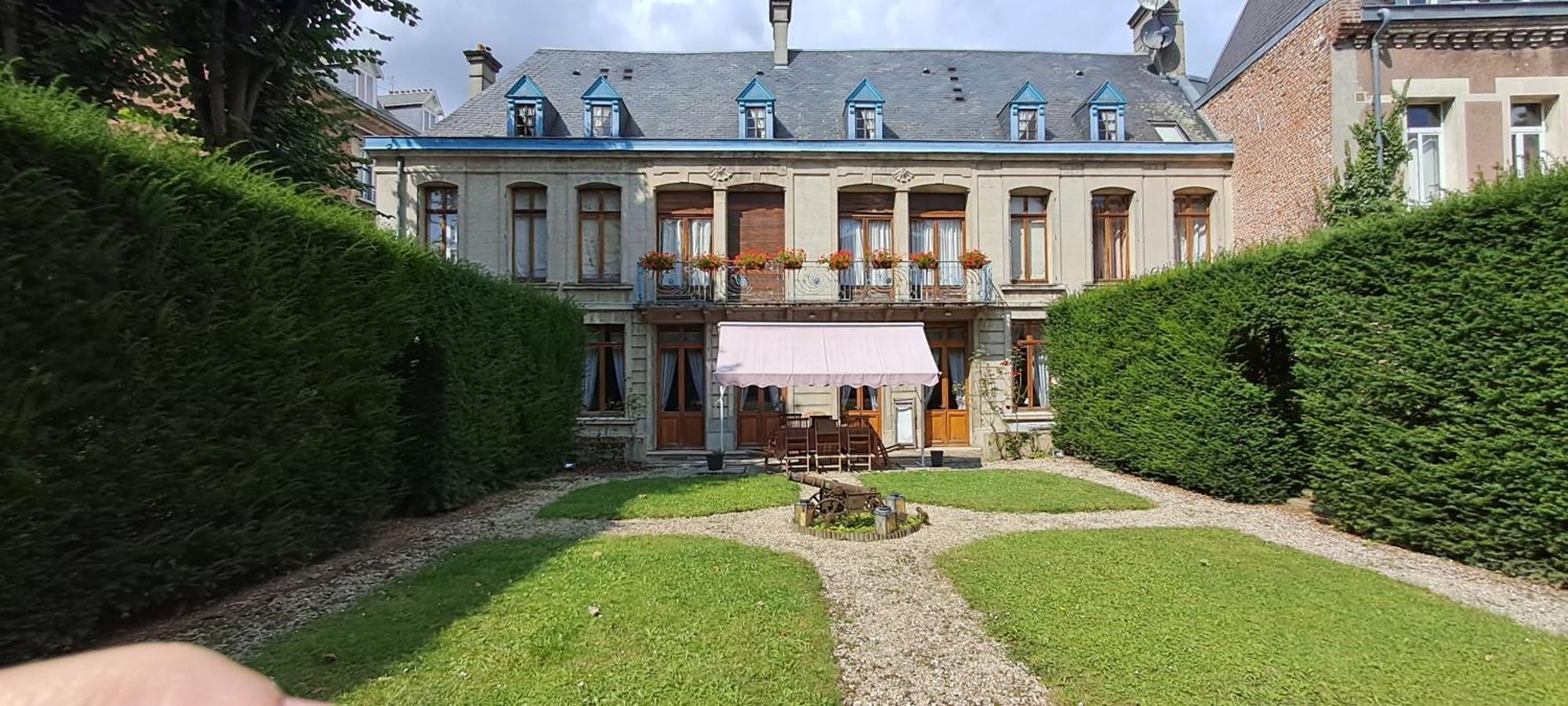 Hotel Particulier Des Canonniers Saint-Quentin  Ngoại thất bức ảnh